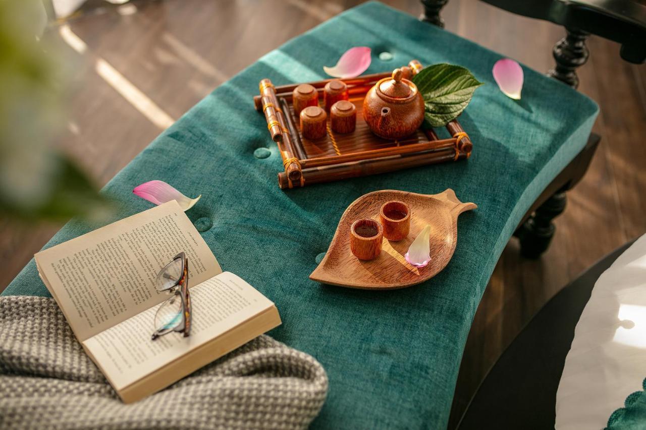 Grand Sunrise Palace Hoi An- A Luxury Indochine Hotel & Spa Екстер'єр фото A table runner