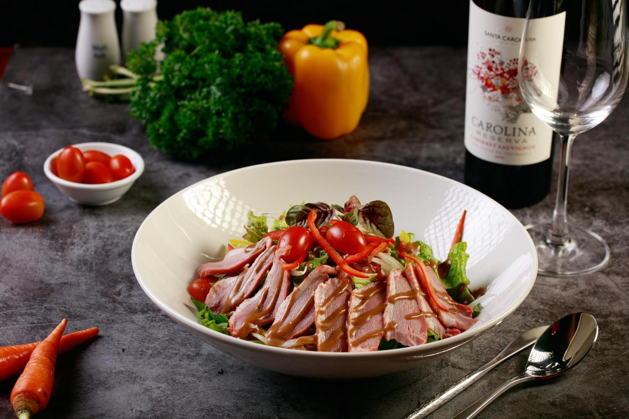Grand Sunrise Palace Hoi An- A Luxury Indochine Hotel & Spa Екстер'єр фото Smoked duck salad